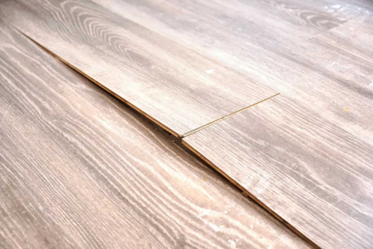 laminate flooring swelling problems
